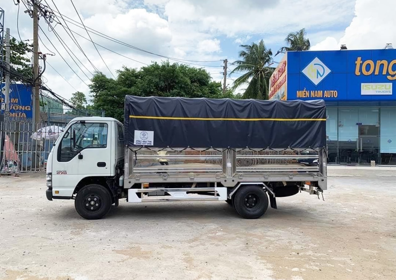 XE TẢI CHỞ HÀNG Image